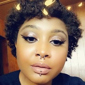 Meet your Posher, Rochelle